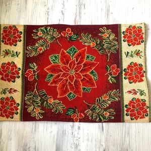 Christmas table mat 
Beautiful condition! 
Great vibrant colors.